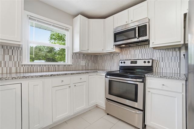 1966 Grange View Drive, Beavercreek, OH 45432