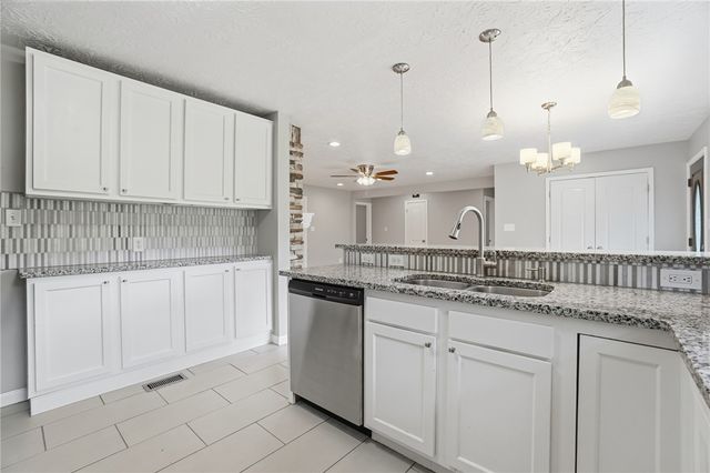 1966 Grange View Drive, Beavercreek, OH 45432