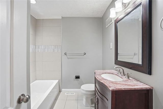 1966 Grange View Drive, Beavercreek, OH 45432