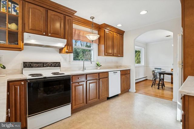 7 DALE LN, Wallingford, PA 19086