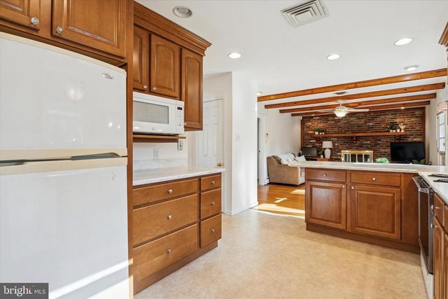 7 DALE LN, Wallingford, PA 19086