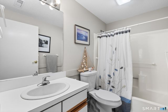 75 Washington Avenue 2-105, Hamden, CT 06518