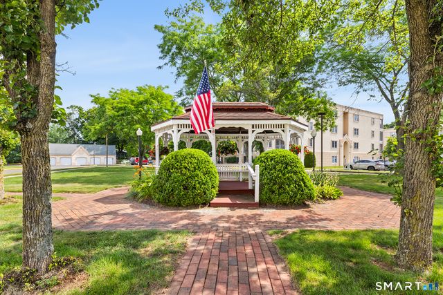 75 Washington Avenue 2-105, Hamden, CT 06518