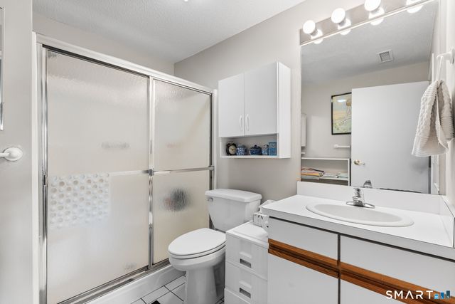 75 Washington Avenue 2-105, Hamden, CT 06518