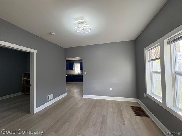 9390 Quincy Street, Detroit, MI 48204