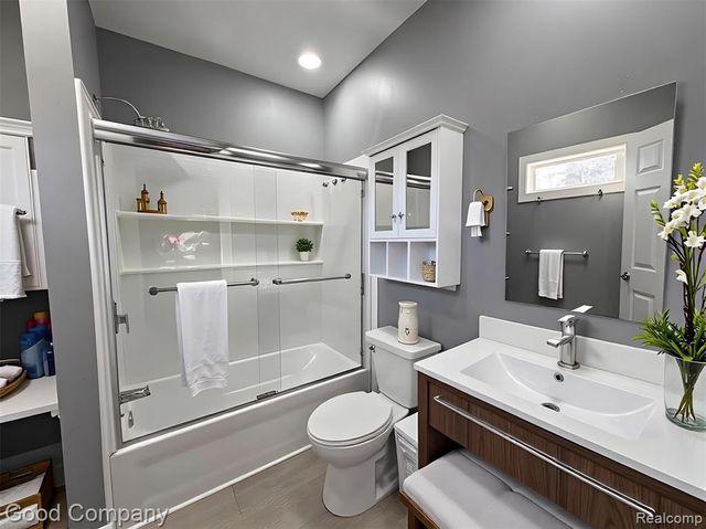 9390 Quincy Street, Detroit, MI 48204