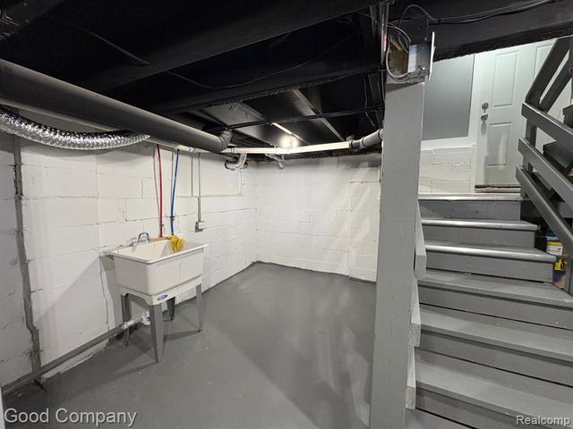 9390 Quincy Street, Detroit, MI 48204