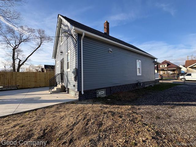 9390 Quincy Street, Detroit, MI 48204