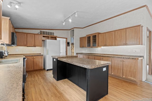 1100 Big Leaf, San Antonio, TX 78264