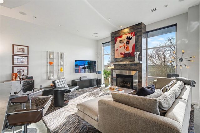 2000 S Promenade Boulevard 305D, Rogers, AR 72758