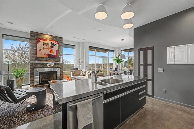 2000 S Promenade Boulevard 305D, Rogers, AR 72758