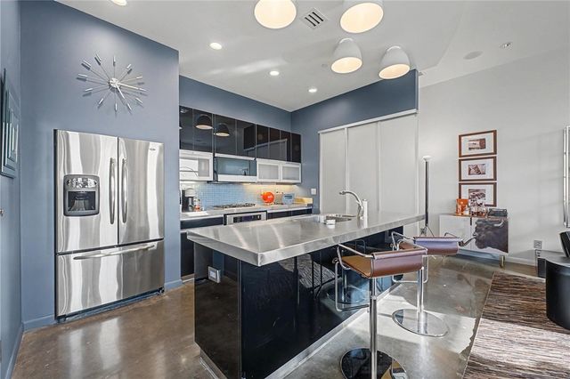 2000 S Promenade Boulevard 305D, Rogers, AR 72758