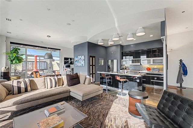 2000 S Promenade Boulevard 305D, Rogers, AR 72758