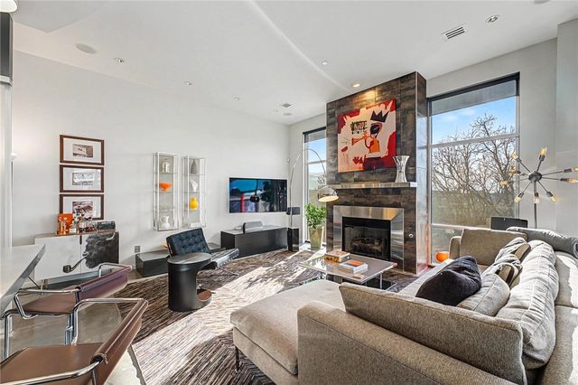 2000 S Promenade Boulevard 305D, Rogers, AR 72758