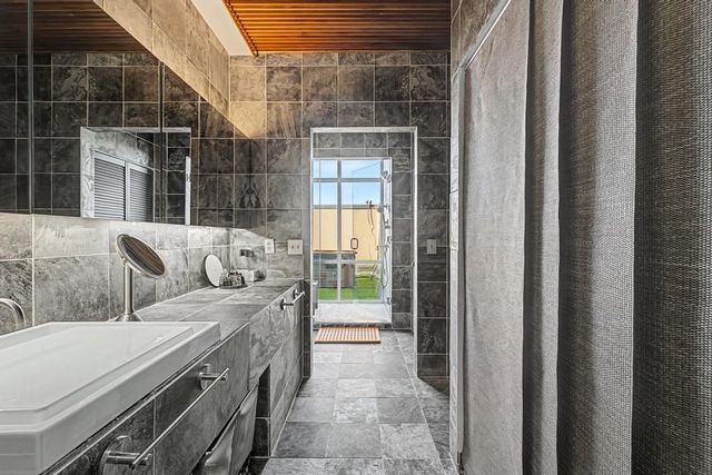 2000 S Promenade Boulevard 305D, Rogers, AR 72758