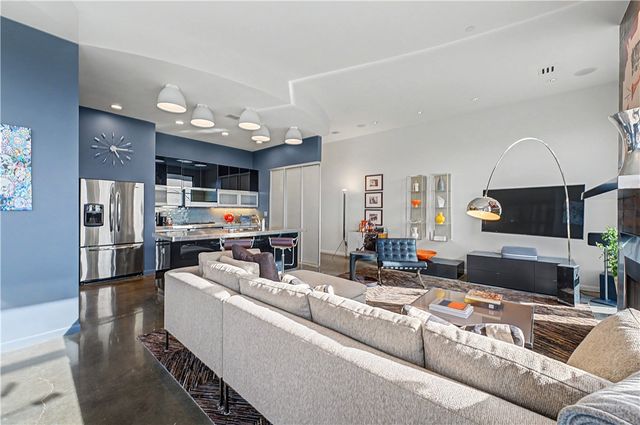 2000 S Promenade Boulevard 305D, Rogers, AR 72758