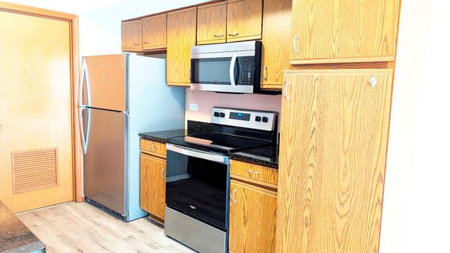 2716 Yorkshire Court, Aurora, IL 60502