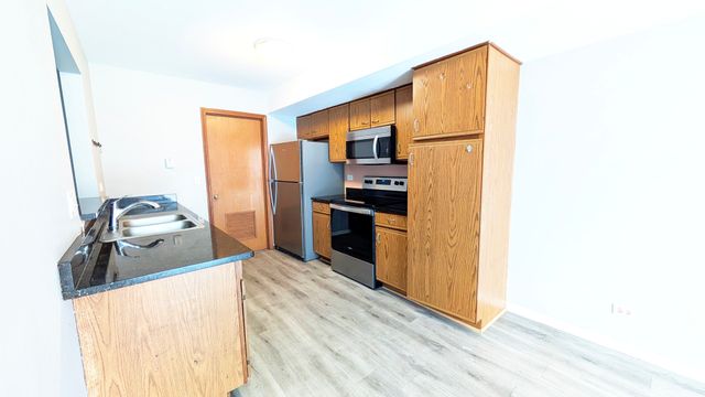 2716 Yorkshire Court, Aurora, IL 60502