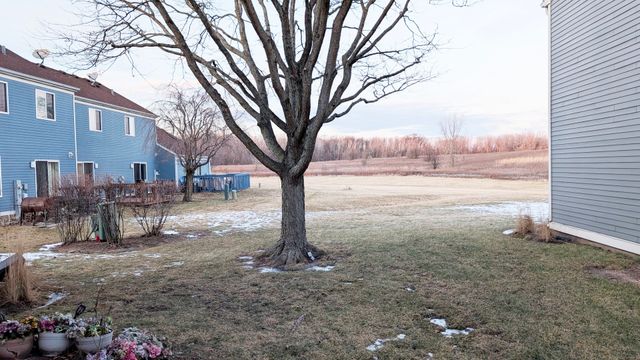 2716 Yorkshire Court, Aurora, IL 60502
