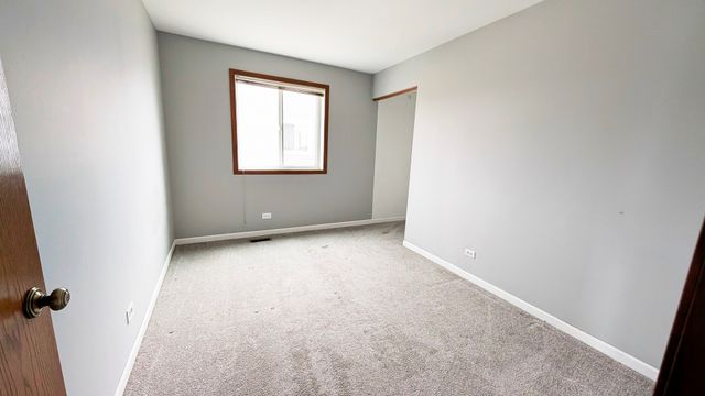 2716 Yorkshire Court, Aurora, IL 60502