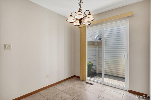 12000 Autumn Lakes Drive, Maryland Heights, MO 63043