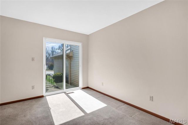 12000 Autumn Lakes Drive, Maryland Heights, MO 63043