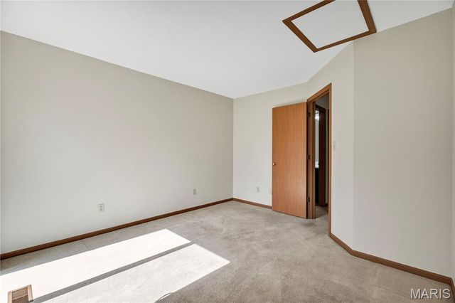 12000 Autumn Lakes Drive, Maryland Heights, MO 63043