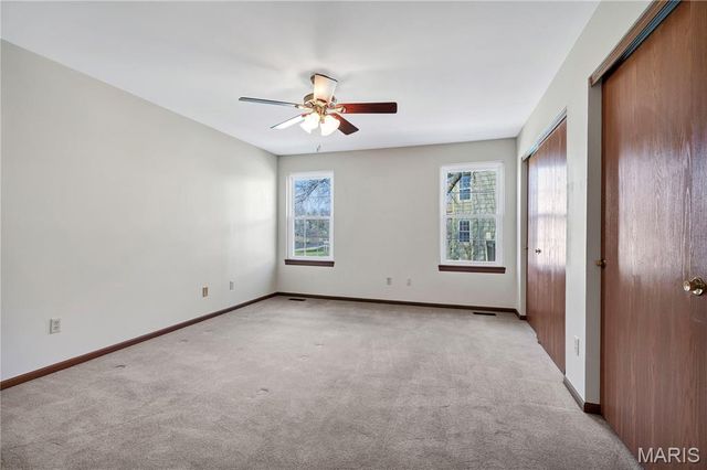 12000 Autumn Lakes Drive, Maryland Heights, MO 63043