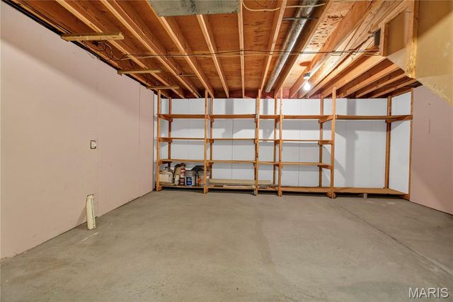 12000 Autumn Lakes Drive, Maryland Heights, MO 63043