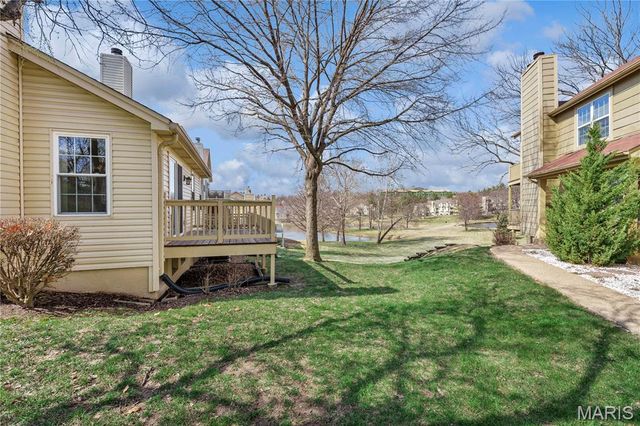 12000 Autumn Lakes Drive, Maryland Heights, MO 63043