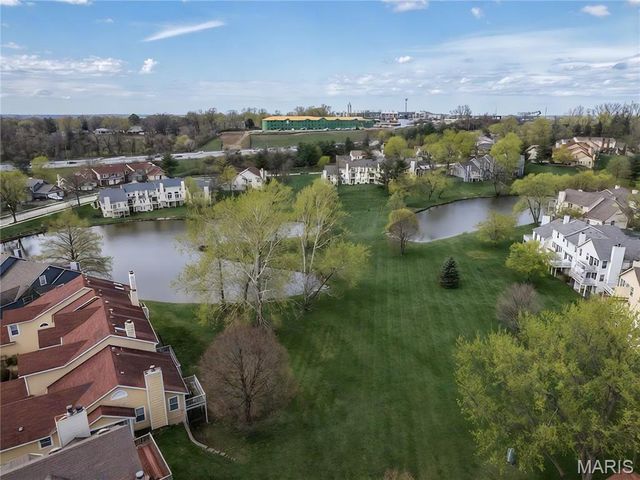 12000 Autumn Lakes Drive, Maryland Heights, MO 63043