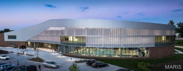 12000 Autumn Lakes Drive, Maryland Heights, MO 63043