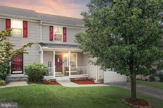 53 SKYVIEW CIR, Hanover, PA 17331