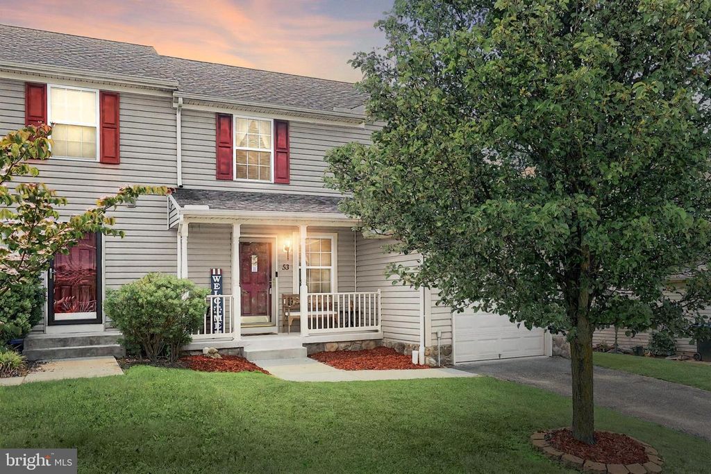 53 SKYVIEW CIR, Hanover, PA 17331
