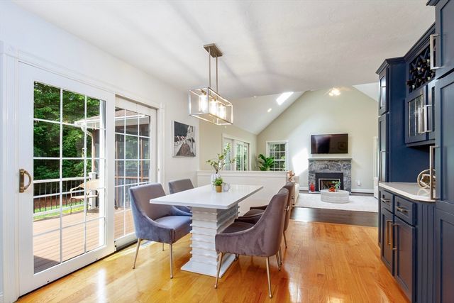 3 Stable Way, Medway, MA 02053