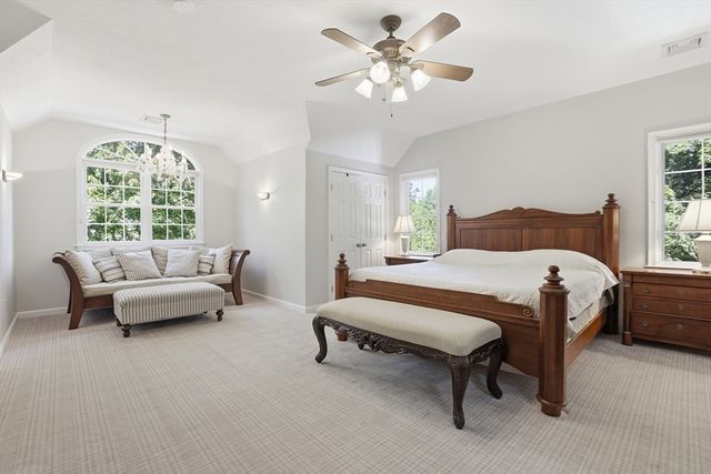 3 Stable Way, Medway, MA 02053