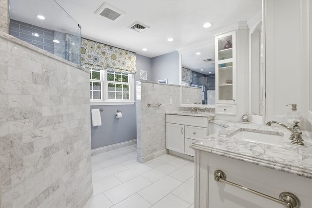 3 Stable Way, Medway, MA 02053