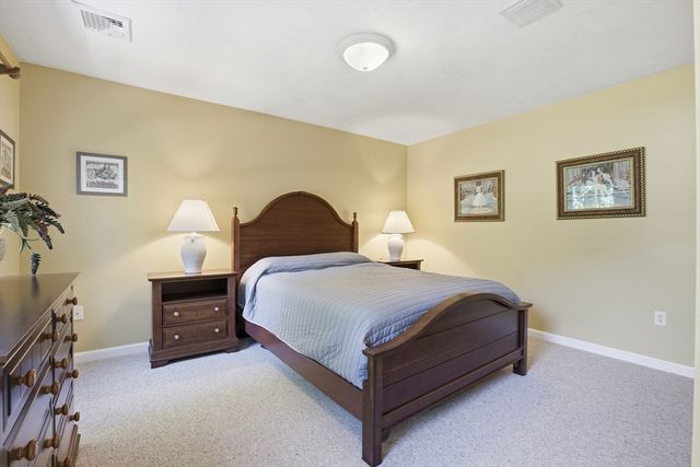 3 Stable Way, Medway, MA 02053