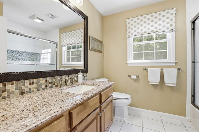 3 Stable Way, Medway, MA 02053