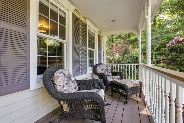 3 Stable Way, Medway, MA 02053