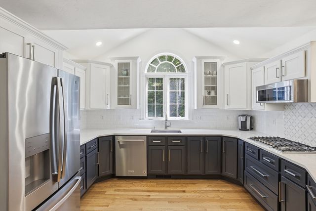 3 Stable Way, Medway, MA 02053