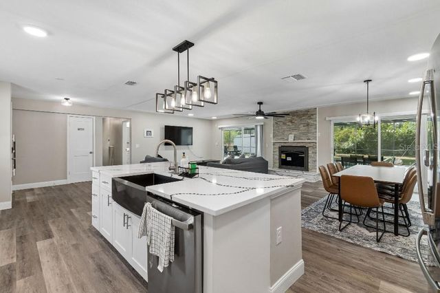 615 ROYAL CREST DRIVE, Brandon, FL 33511