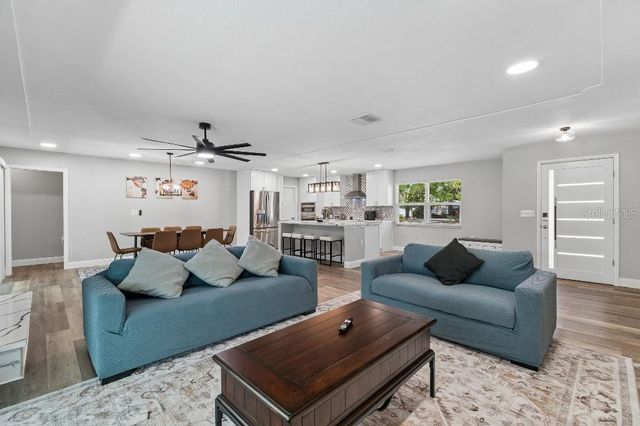 615 ROYAL CREST DRIVE, Brandon, FL 33511