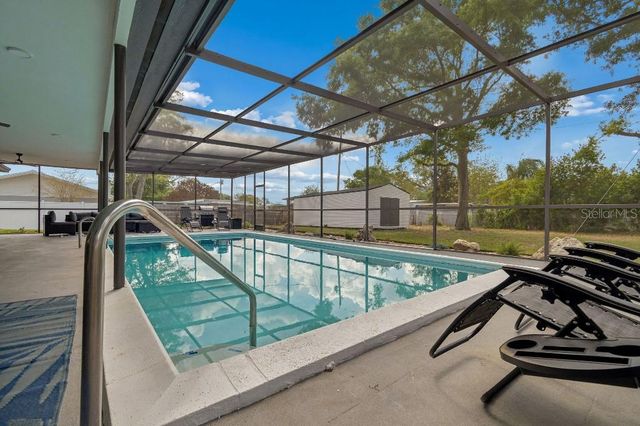 615 ROYAL CREST DRIVE, Brandon, FL 33511