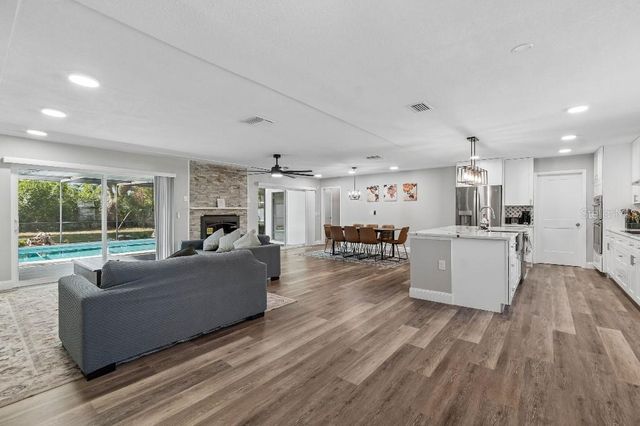 615 ROYAL CREST DRIVE, Brandon, FL 33511