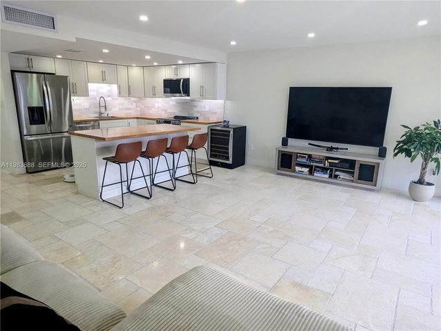 3789 NE 167th St 42, North Miami Beach, FL 33160