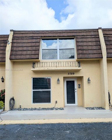 3789 NE 167th St 42, North Miami Beach, FL 33160