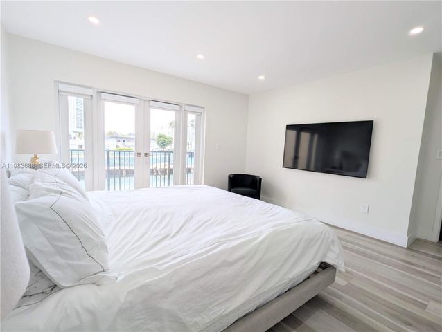 3789 NE 167th St 42, North Miami Beach, FL 33160