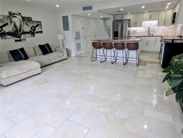 3789 NE 167th St 42, North Miami Beach, FL 33160