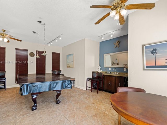 3789 NE 167th St 42, North Miami Beach, FL 33160